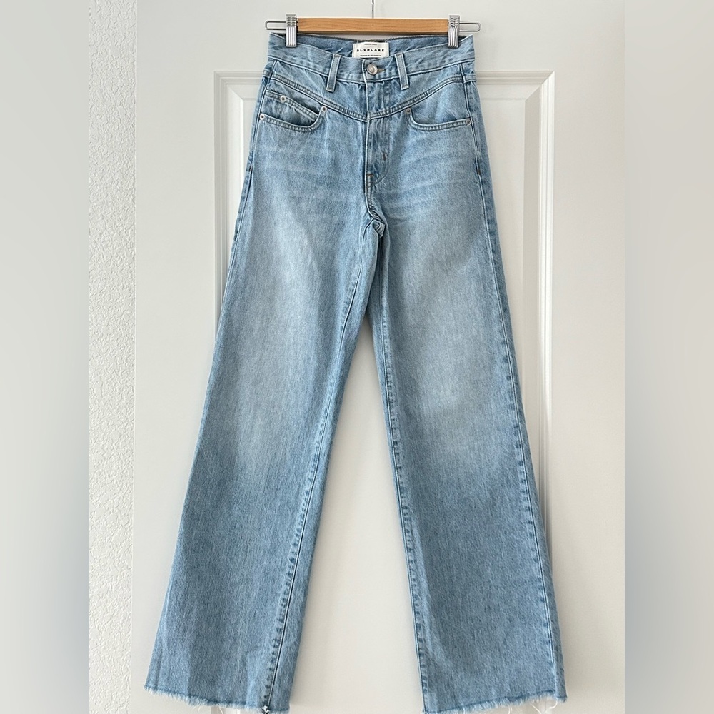 SLVRLAKE Grace Double Yoke
High Waist Wide Leg Jeans

Color: LET IT RIDE